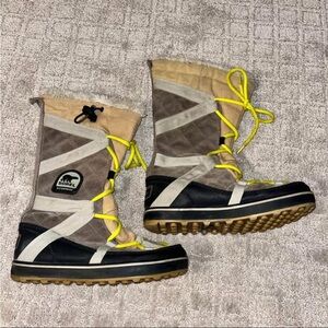 Sorel Women's Tan and Black Winter Boots